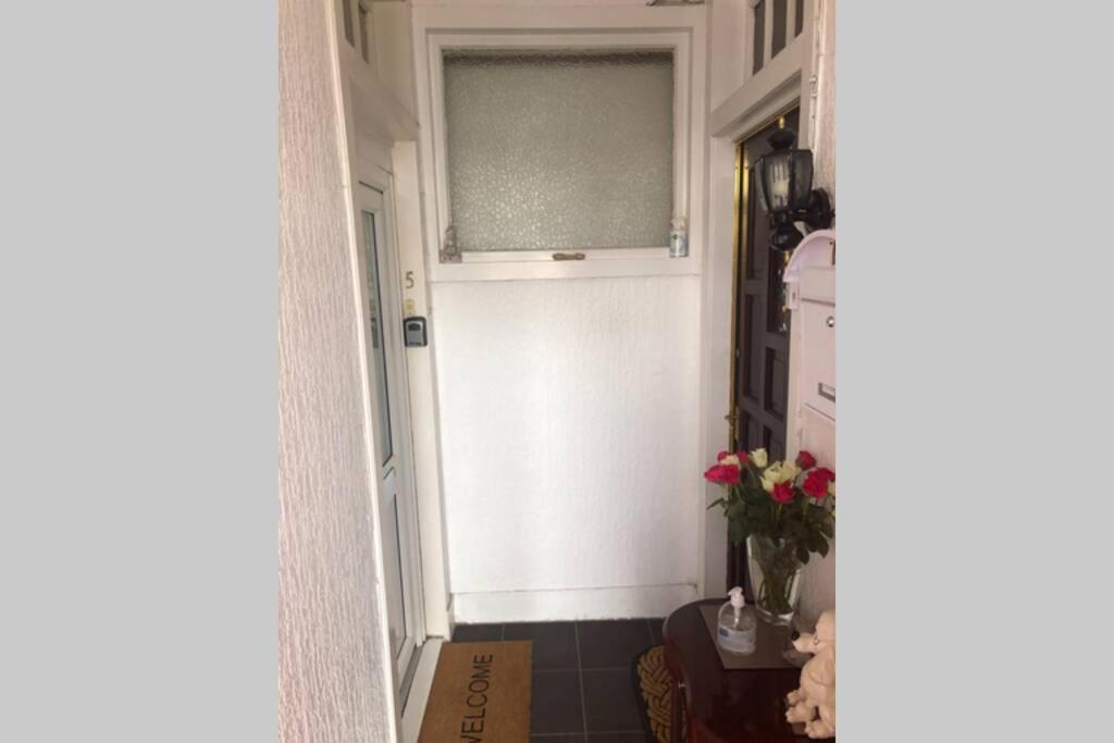 One Bedroom Flat On The Banks Of Loch Lomond 亚历山德里亚 外观 照片